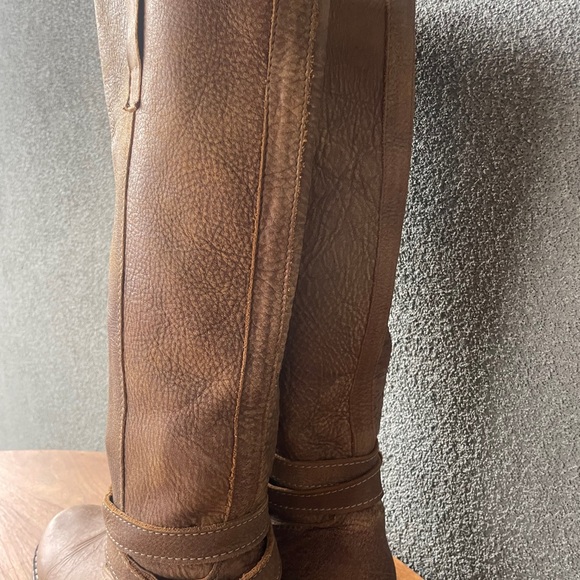 Roots Canada  Embossed Brown Leather Riding Boots, Leather Winter Boots - Picture 11 of 15